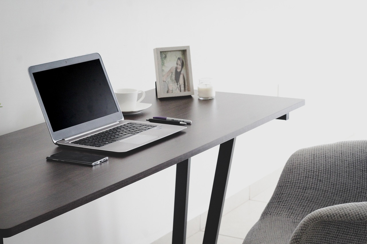 entdecken sie die vorteile von remote work: flexibilität, produktivität und work-life-balance. erfahren sie, wie arbeiten von zu hause oder unterwegs ihren berufsalltag verbessern kann.
