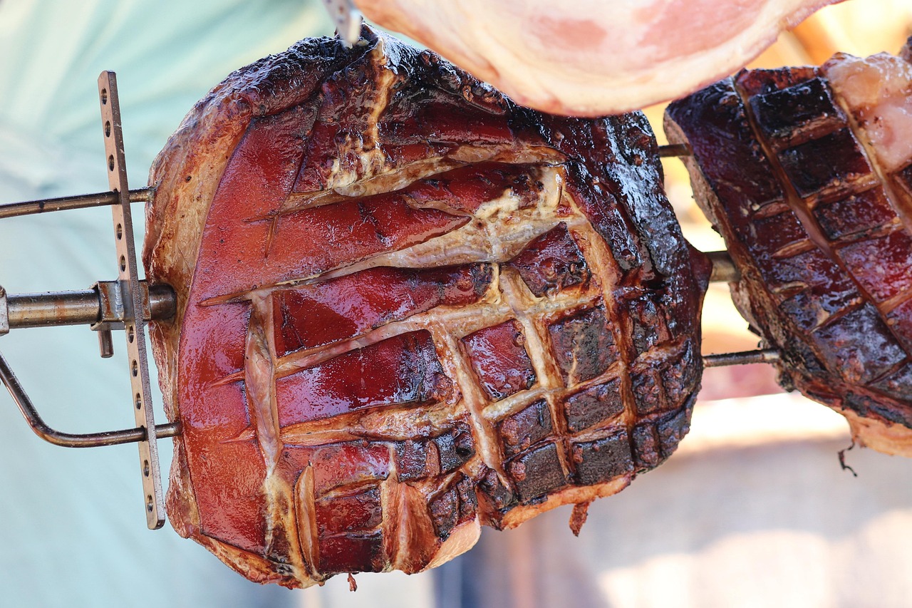 entdecken sie den traditionellen sunday roast – ein köstliches britisches sonntagsessen mit saftigem braten, knusprigen kartoffeln, saisonalem gemüse und leckerer bratensoße. perfekt für die ganze familie!