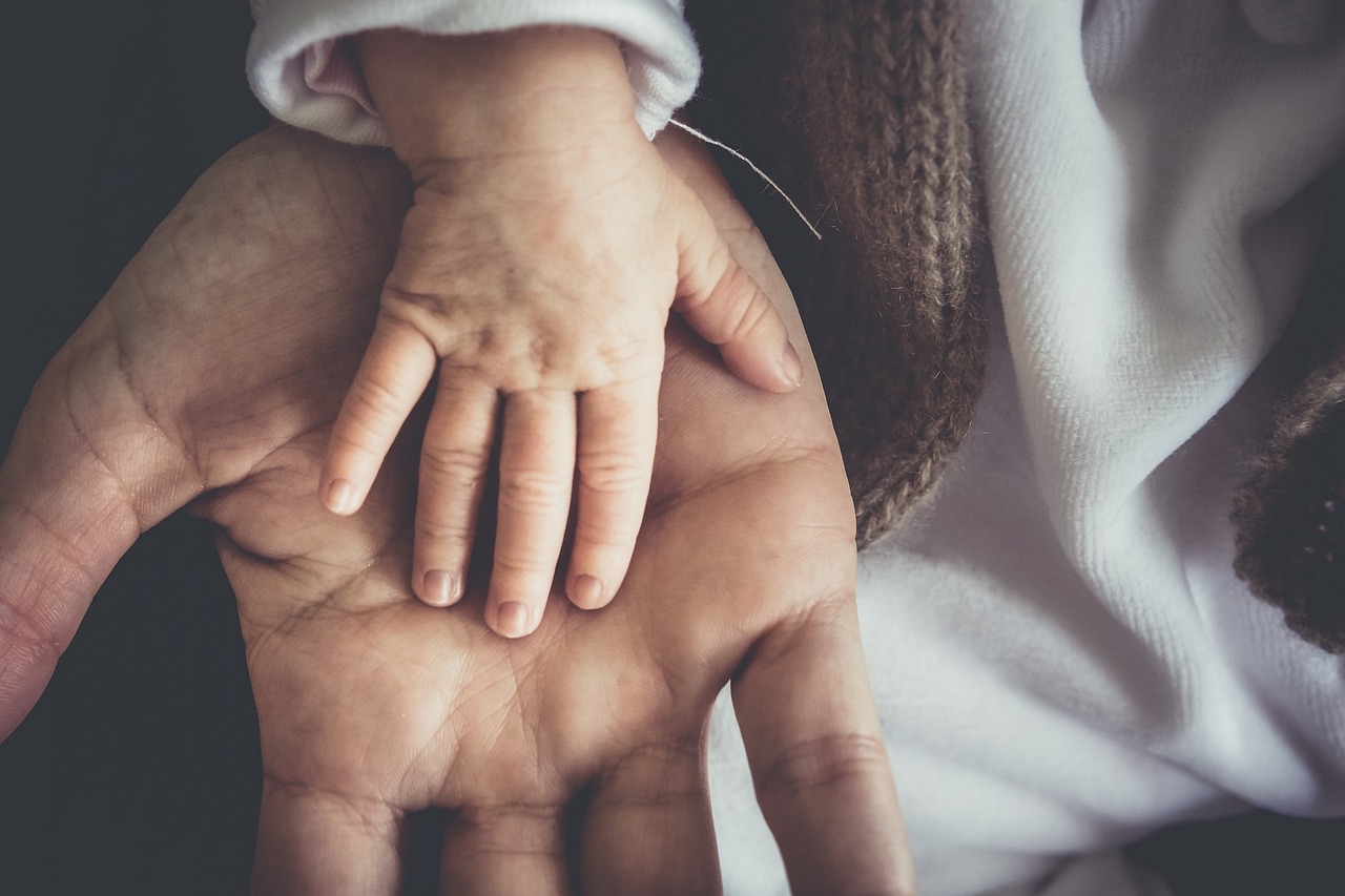 Welche Berührung schafft sofort emotionale Verbindung?