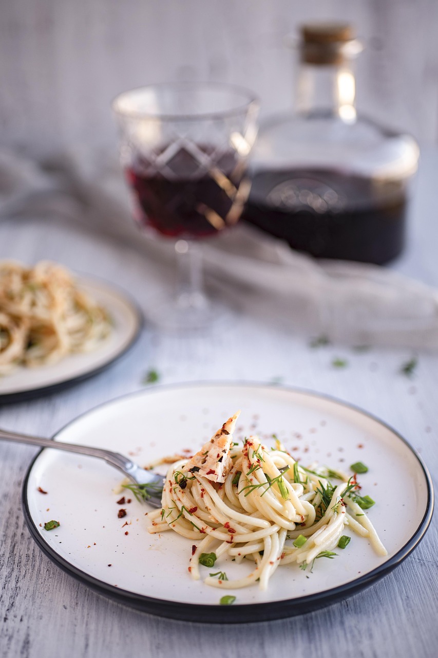 entdecken sie das rezept für die klassische holländische sauce, perfekt für spargel, fisch und viele andere gerichte. lernen sie, wie man diese cremige, buttrige sauce zubereitet und verfeinern sie ihre küchenkünste.